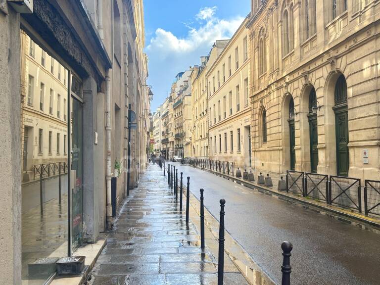 Paris 4e – Marais / Place des Vosges – Studio meublé de 28,41 m² — photo 1