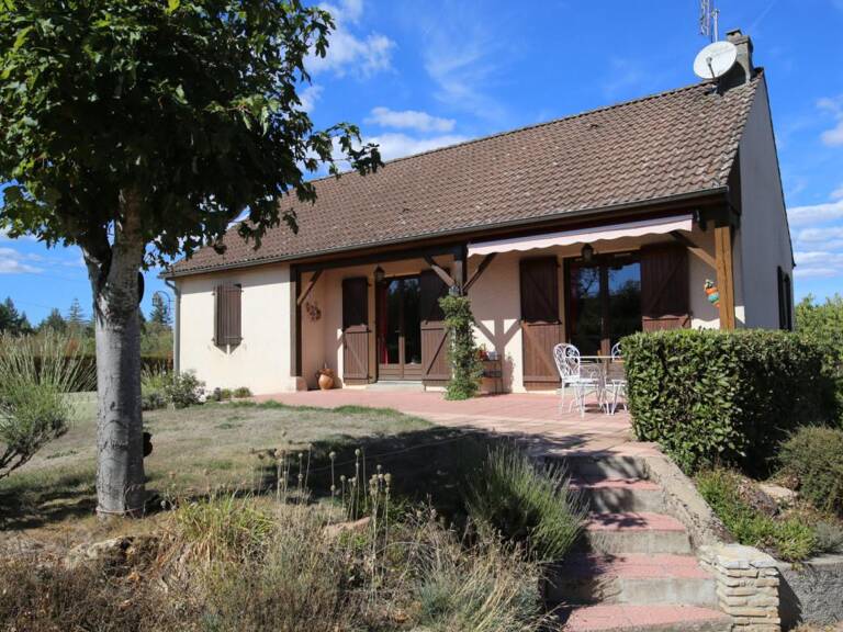 Pavillon sur 1344 m² de terrain avec piscine carrelée de 4 x 8 m — photo 1