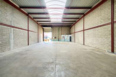 Local industriel  3806 €