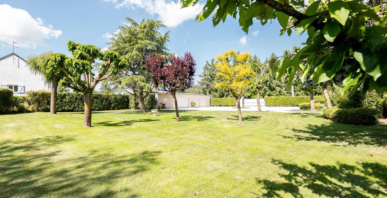 LIEUX UNIQUES ® x PROPRIÉTÉS PRIVÉES ® PROPOSE GARAGE DE 83 M² ET BUCHER DE 28 M² SUR TERRAIN DE 1502 M² — photo 1