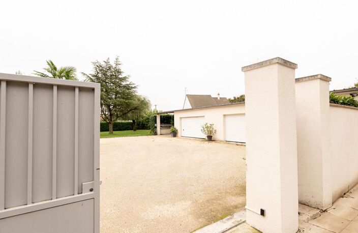 LIEUX UNIQUES ® x PROPRIÉTÉS PRIVÉES ® PROPOSE GARAGE DE 83 M² ET BUCHER DE 28 M² SUR TERRAIN DE 1502 M² — photo 3