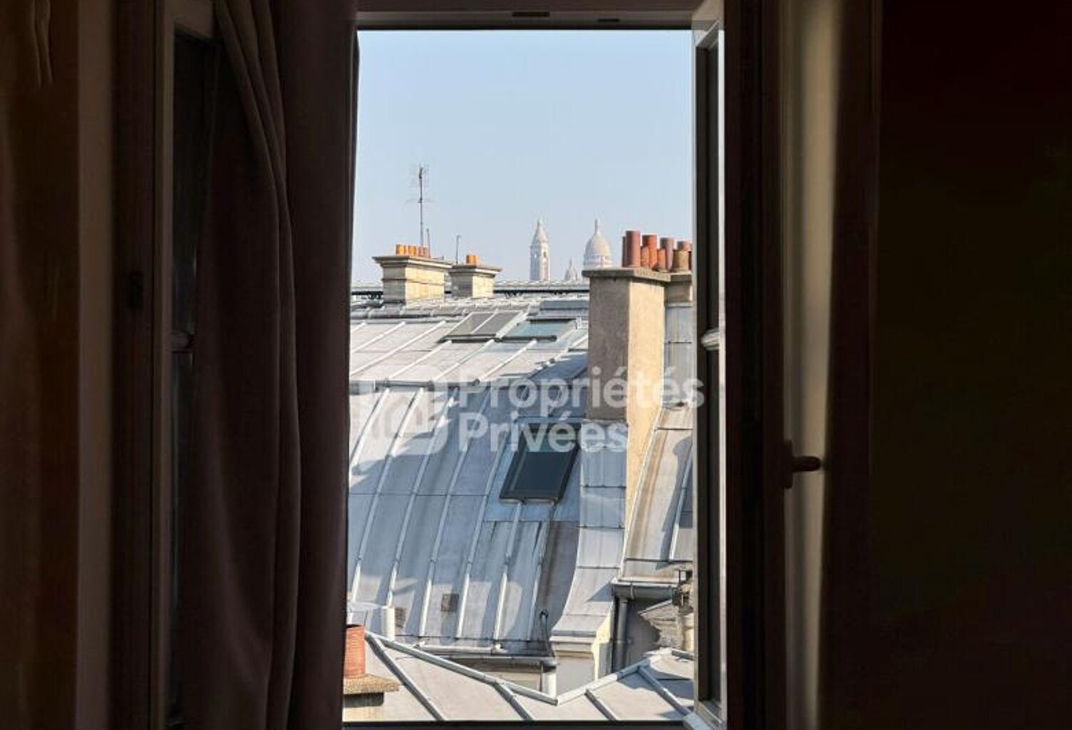 75008 Paris - Chambre - Pied-à-terre - VUE SACRÉ-COEUR — photo 1