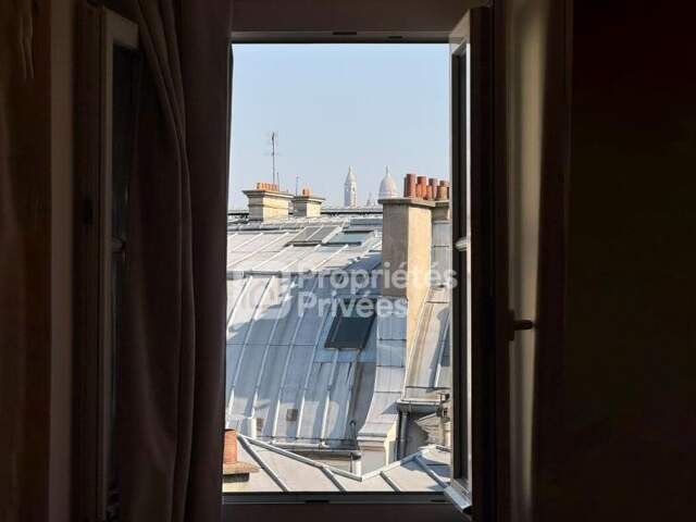 75008 Paris - Chambre - Pied-à-terre - VUE SACRÉ-COEUR — photo du bien