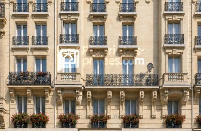 75008 Paris - Chambre - Pied-à-terre - VUE SACRÉ-COEUR — photo 2