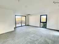 SIX FOURS LES PLAGES - APPARTEMENT DE TYPE 3 - SUPERFICIE 62 M² -  PARKING SOUS SOL — photo 3