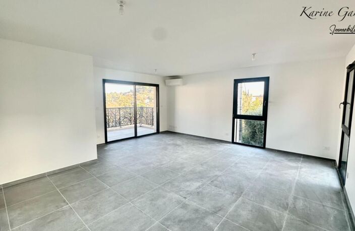 SIX FOURS LES PLAGES - APPARTEMENT DE TYPE 3 - SUPERFICIE 62 M² -  PARKING SOUS SOL — photo 3