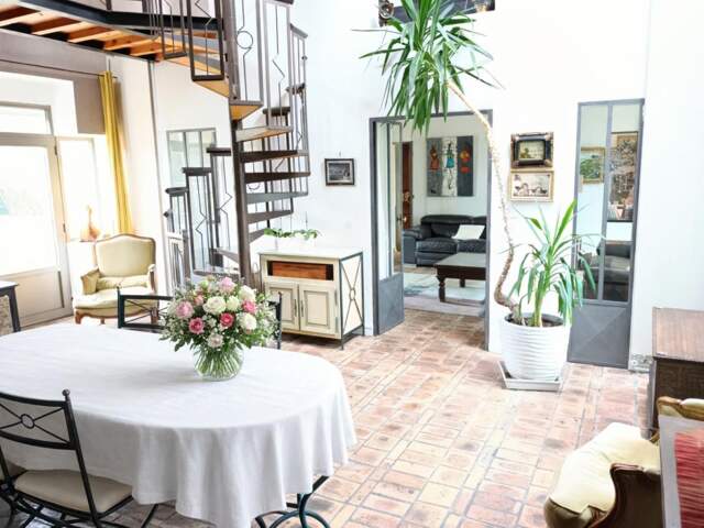 Maison  11 pièce(s) — photo du bien