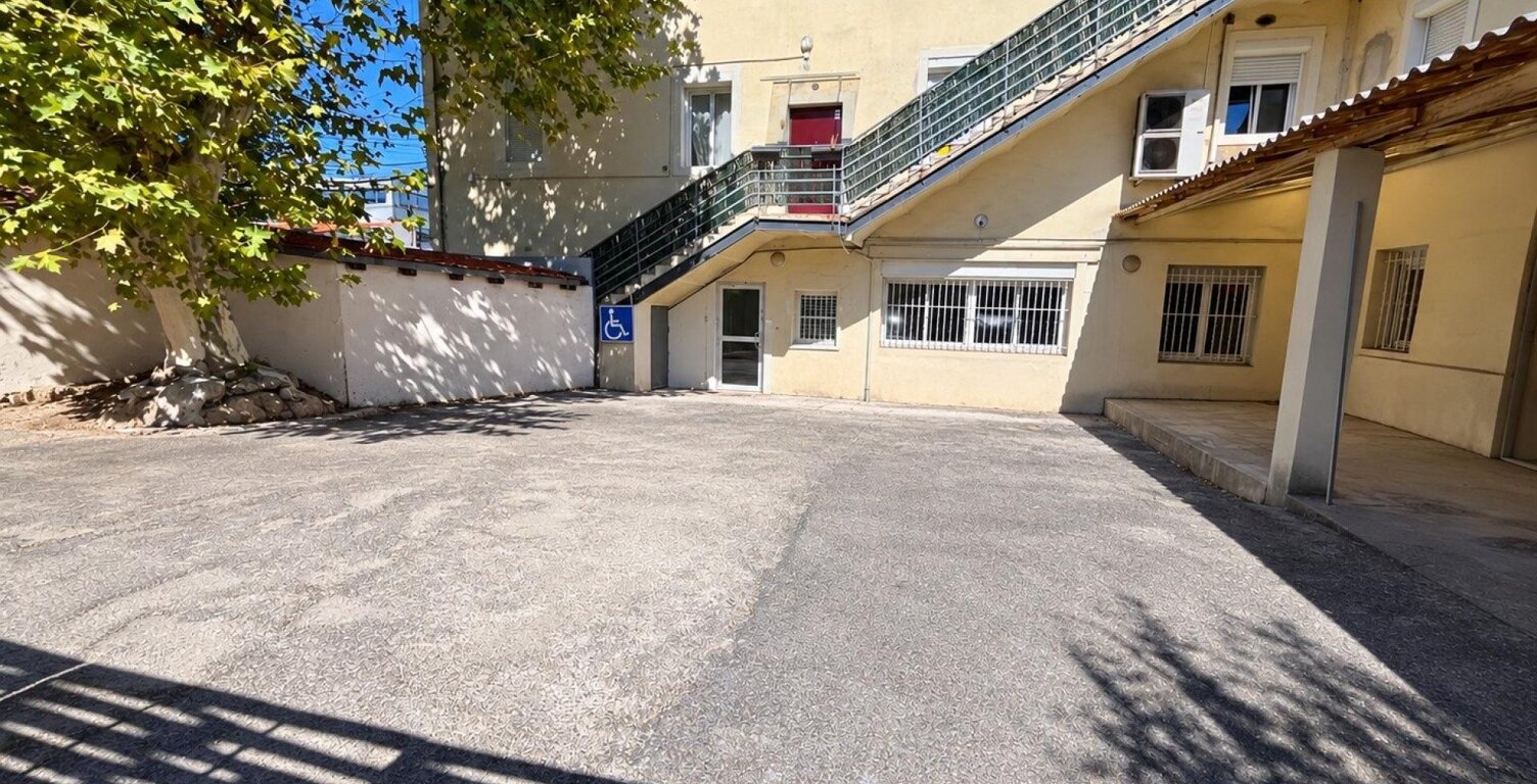 Local professionnel La Valbarelle — photo 1