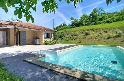 Maison avec jolie vue, garage, terrasse, piscine — photo du bien