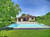 Maison avec jolie vue, garage, terrasse, piscine — photo 4