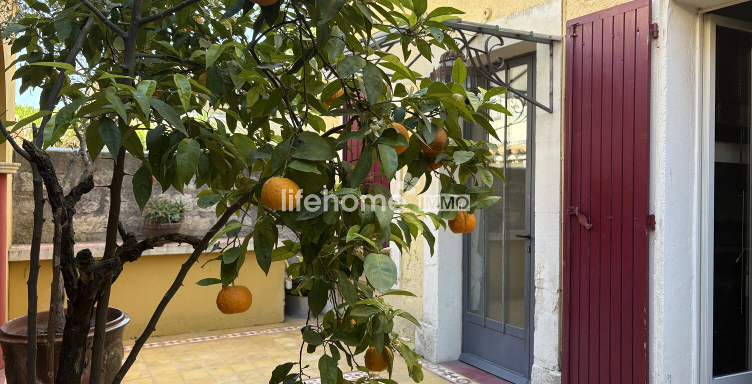 AIGUES MORTES-MAGNIFIQUE MAISON DE MAITRE AVEC PATIO — photo 1