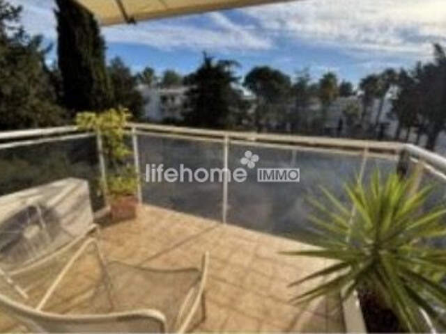 EMPLACEMENT PREMIUM POUR CE MAGNIFIQUE T4 DE 99M2 AVEC GRANDE TE — photo du bien