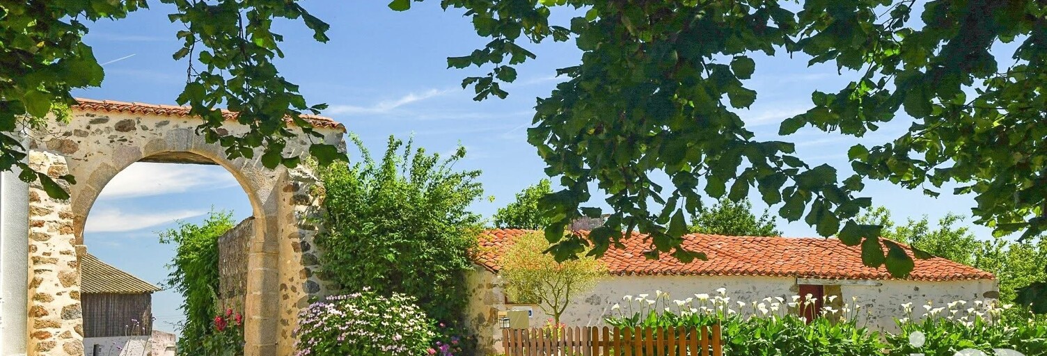 Maison 14 Pièces 360 m² à vendre à Les Herbiers (85500)