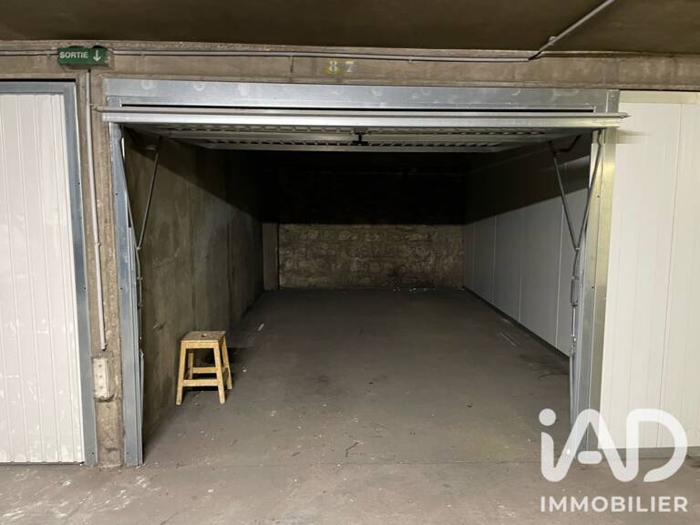 Vente Garage 132 m&sup2; — photo 1