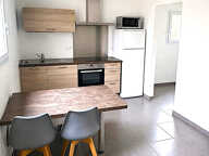 Maison de plain-pied louée avec jardin privatif et chalet — photo 4