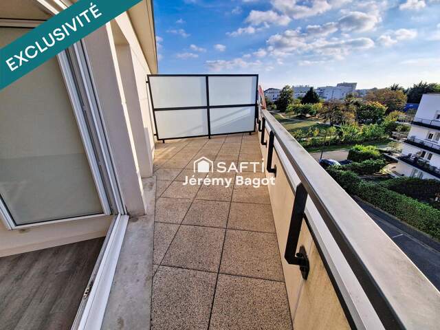 Un grand type 2 complet avec ascenseur parking et terrasse — photo du bien