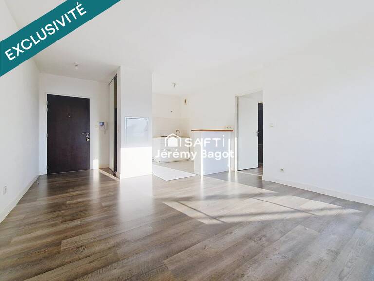 Un grand type 2 complet avec ascenseur parking et terrasse — photo 1