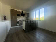 LA CELLE SAINT CYR - MAISON DE PLAIN PIED — photo 2