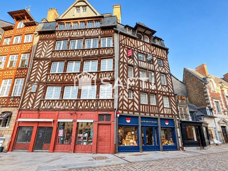 Rennes  Centre historique | Appartement 2 pièces de 60 m² | Entièrement rénové | Ascenseur | Cave — photo 1