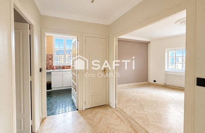 Rennes  Centre historique | Appartement 2 pièces de 60 m² | Entièrement rénové | Ascenseur | Cave — photo 2