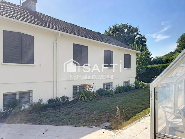 Maison 180 m2 - 5 chambres - s/sol - terrain 1018 m2 - piscine couverte - proche toutes commodités - RER C — photo du bien