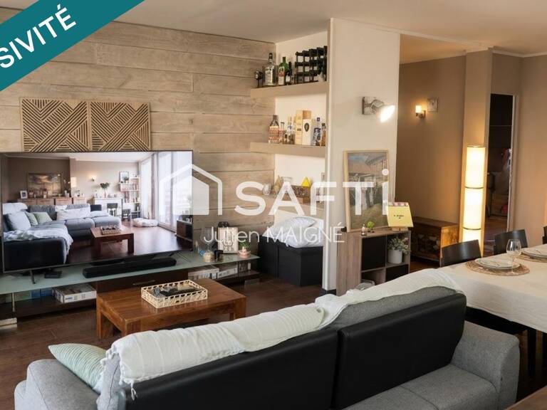 La Coupiane : T3 traversant, grand balcon plein sud, vue sur les pins et garage — photo 1