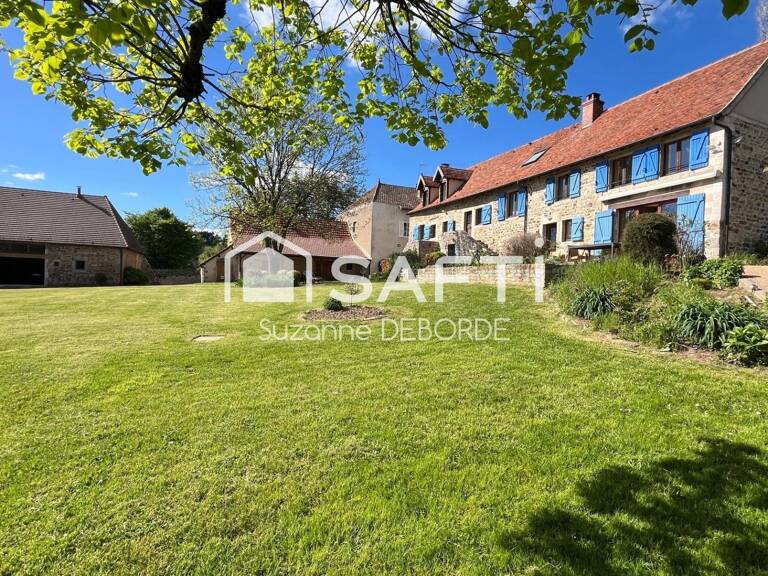 Entre Cluny et Charolles  Propriété en pierre. — photo 1