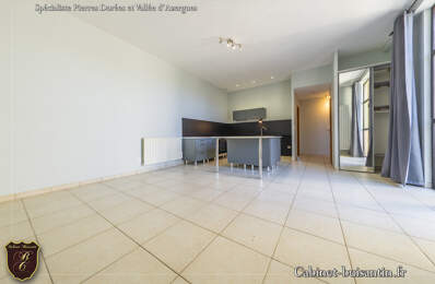 Plain-pied avec terrasse, parking et garage — photo du bien