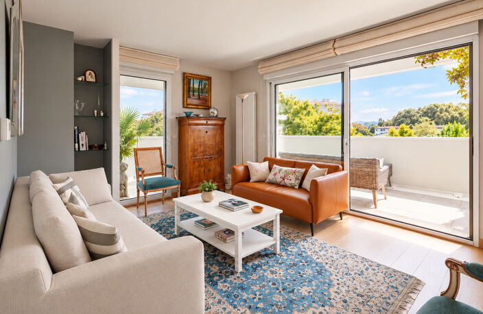 Dernier étage, terrasse de 74m2, vue panoramique — photo 2