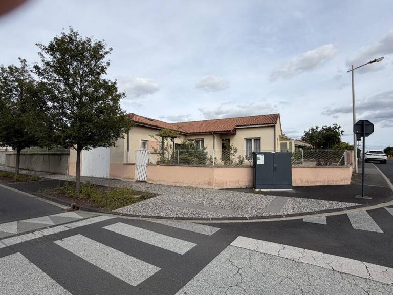 EXCUSIVITE ENNEZAT MAISON PLAIN-PIED — photo 1