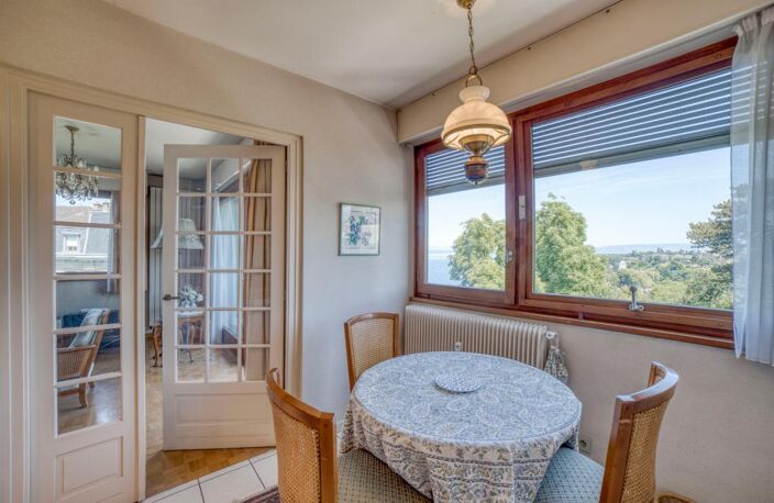 SUPERBE APPARTEMENT DE 115m2 VUE LAC à THONON LES BAINS — photo 3