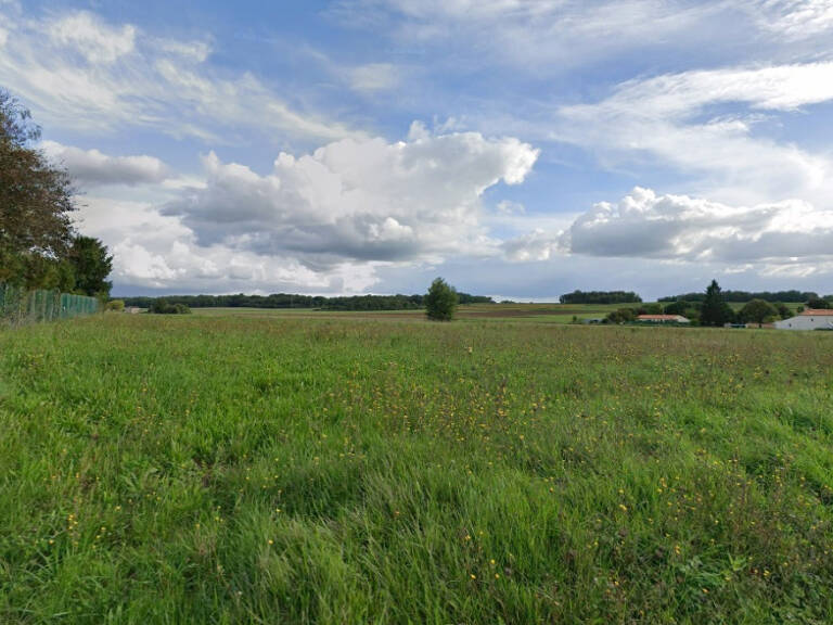 Terrain à bâtir à Juicq (17770) — photo 1