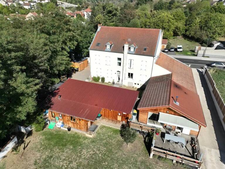 Immeuble Saint Yorre — photo 1