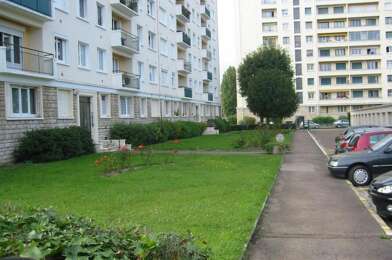 Appartement 4 pièces 700 €
