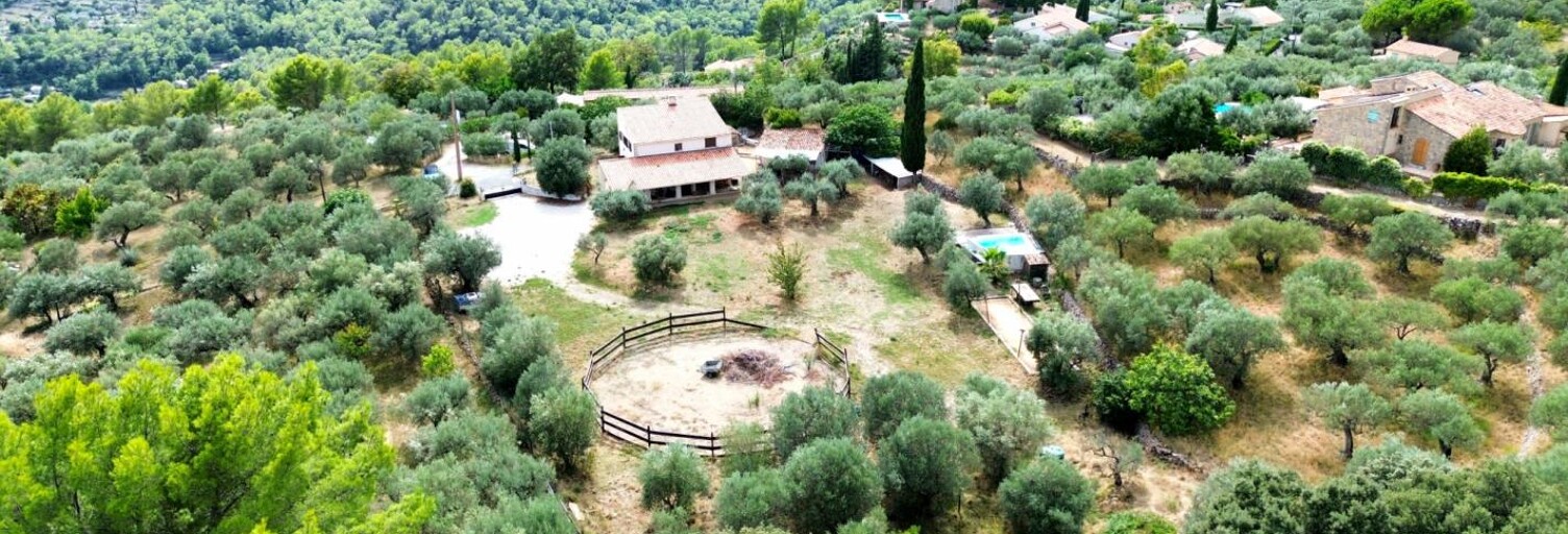 Maison 5 Pièces 175 m² à vendre à Claviers (83830)