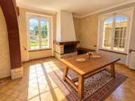 Propriete à vendre 8 pièces à 25 mn de REIMS (51) PROPRIÉTÉ avec MAISON et FERME sur environ 1,2 ha de TERRAIN — photo 3