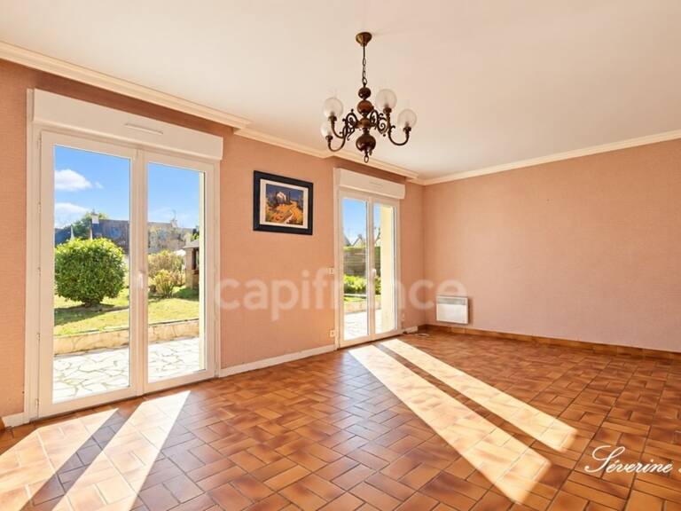 À Trégunc, une maison familiale aux beaux volumes, à deux pas du littoral ! — photo 1