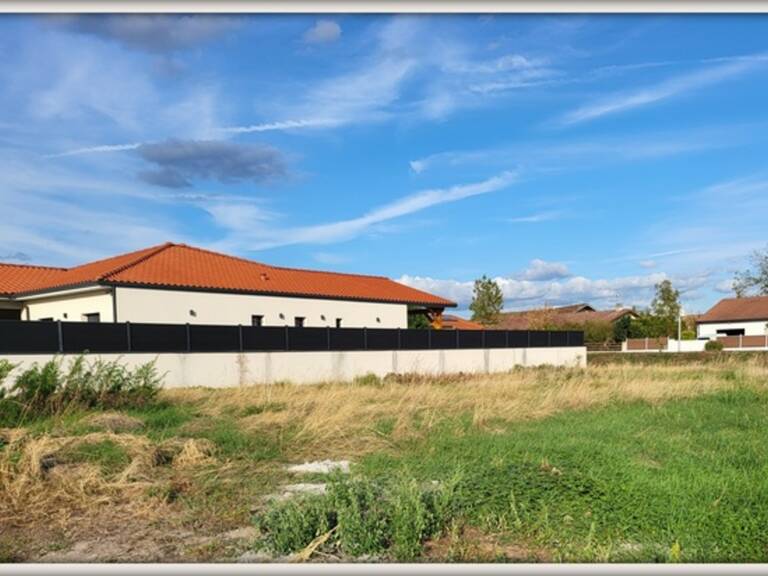 Terrain constructible LEZOUX (63) — photo 1