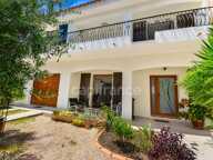 CANET-EN-ROUSSILLON – Villa 215 m² – 5 chambres – 2 espaces de vie – Jardin – Terrasses – Garage — photo 2