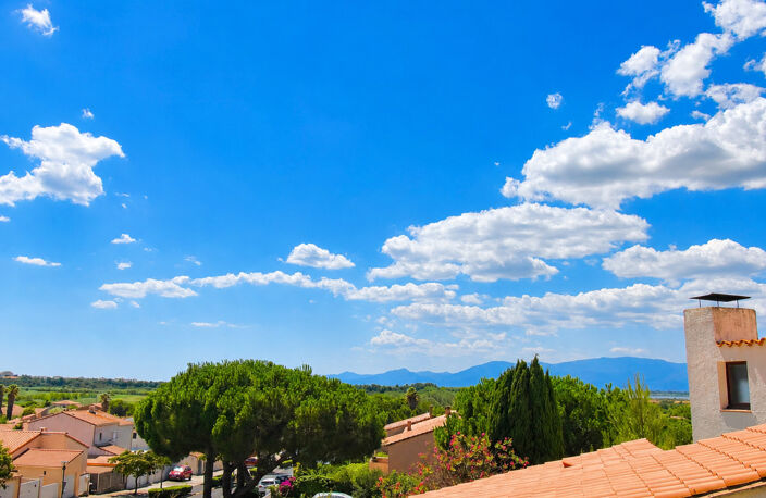 CANET-EN-ROUSSILLON – Villa 215 m² – 5 chambres – 2 espaces de vie – Jardin – Terrasses – Garage — photo 3