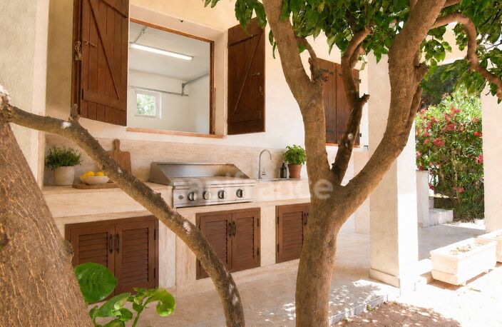 CANET-EN-ROUSSILLON – Villa 215 m² – 5 chambres – 2 espaces de vie – Jardin – Terrasses – Garage — photo 5