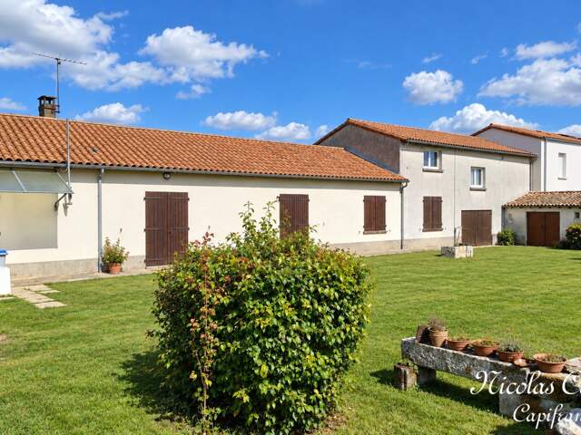 Maison à rénover avec jardin – Beau potentiel – Chauray (79180) — photo du bien