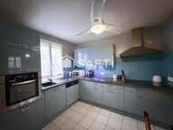 MAISON PLAIN PIED, PISCINE, GARAGE ET DEPENDANCES — photo 2