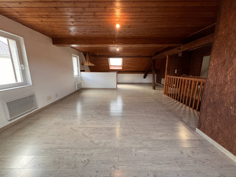 APPARTEMENT CENTRE VILLE DE DAMPRICHARD — photo 1
