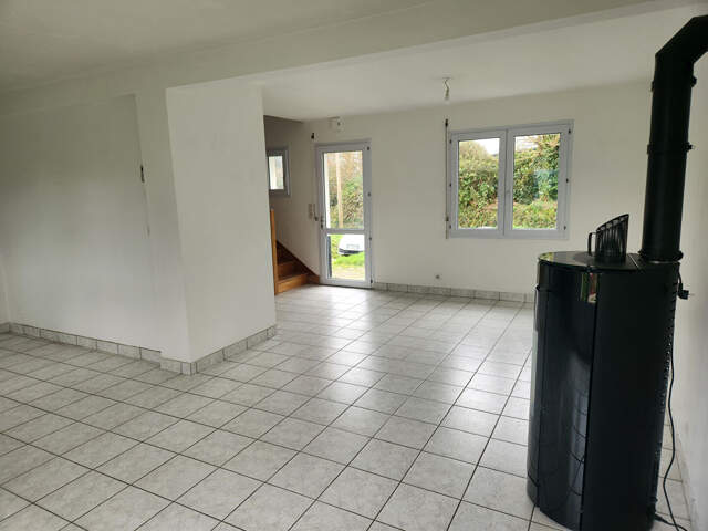 A LOUER PLOUVIEN Maison 3 chambres avec garage et jardin — photo du bien