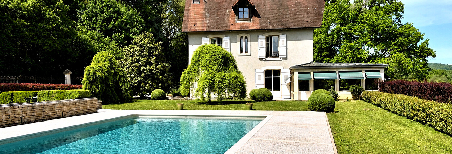 Maison 13 Pièces 309 m² à vendre à Geneuille (25870)