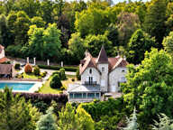 Demeure de caractère avec parc paysager et piscine . Geneuille. — photo 3