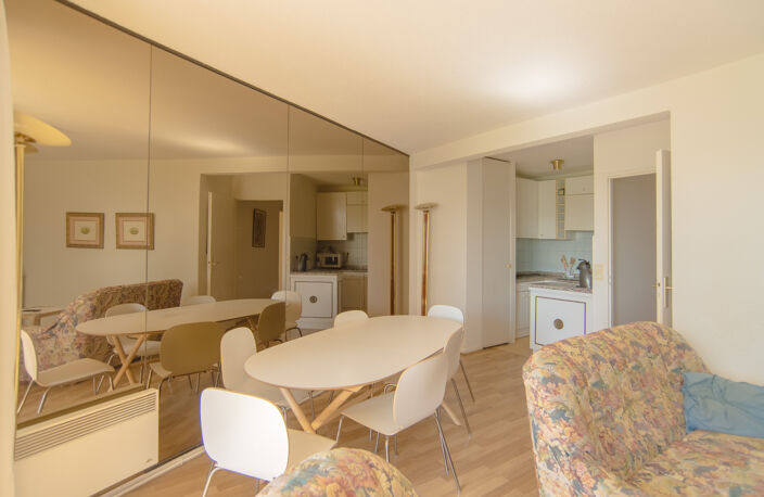 Grand T2 coeur de plage, terrasse, parking. — photo 4