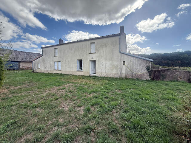 Maison en pierre LE CELLIER — photo du bien