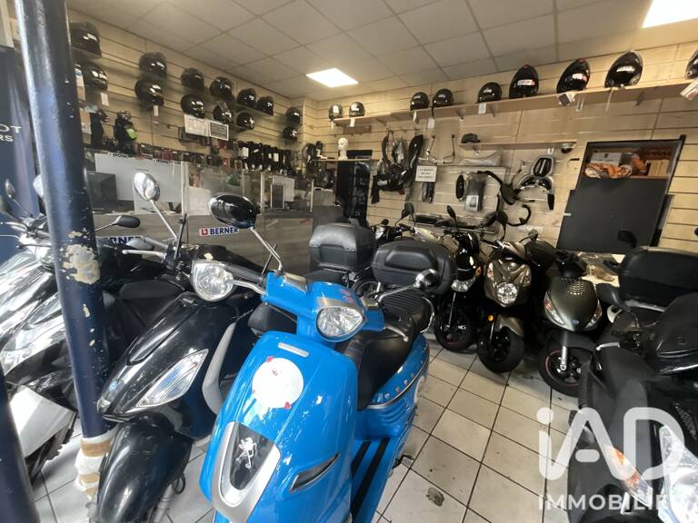 Vente Garage, Station-service 150 m&sup2; — photo 1